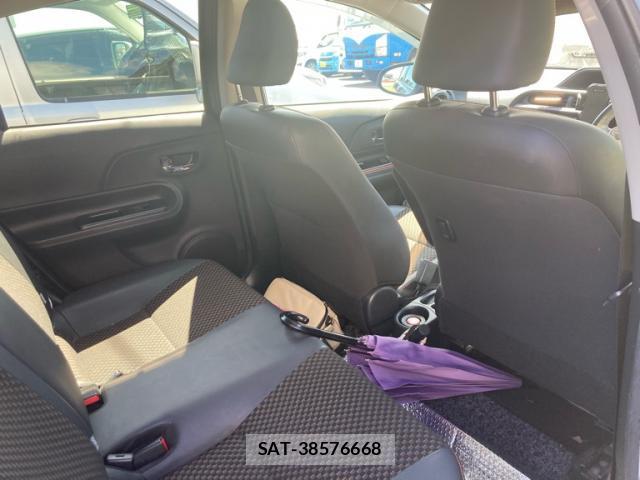 Toyota AQUA 2016-01 8874187-10