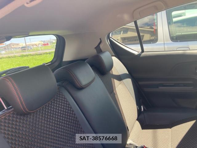 Toyota AQUA 2016-01 8874187-11