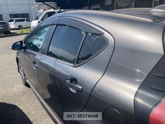 Toyota AQUA 2016-01 8874187-12
