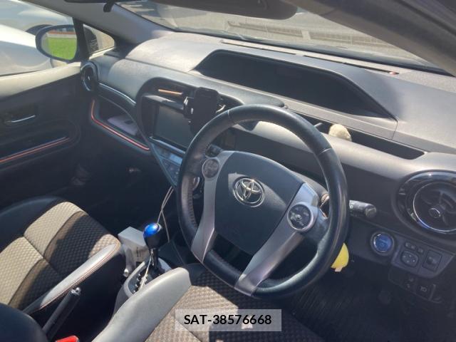 Toyota AQUA 2016-01 8874187-14