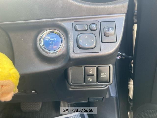 Toyota AQUA 2016-01 8874187-18