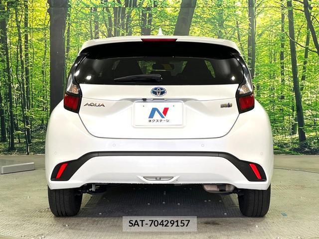 Toyota AQUA 2023-08 8874263-14