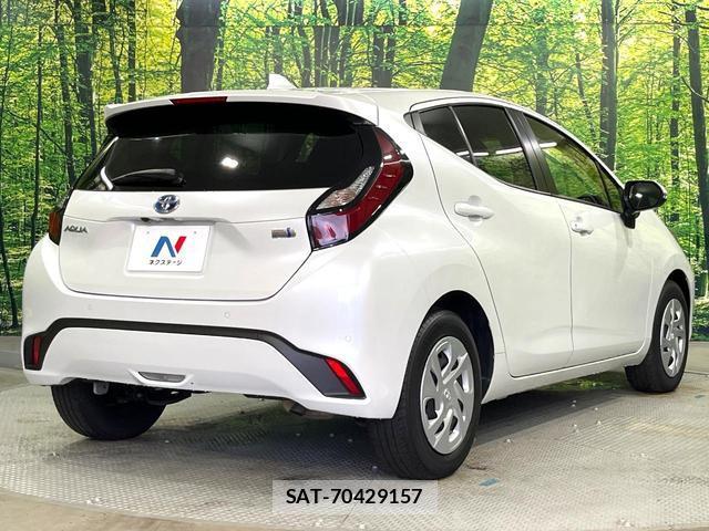 Toyota AQUA 2023-08 8874263-16
