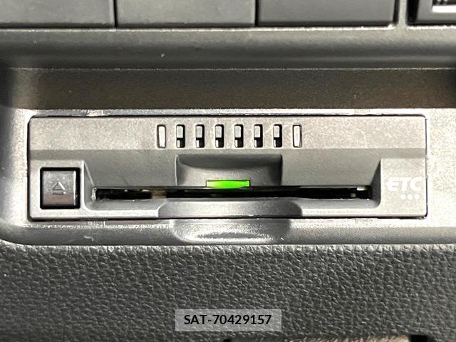 Toyota AQUA 2023-08 8874263-5