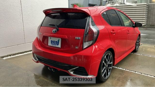 Toyota AQUA 2019-05 8874383-12