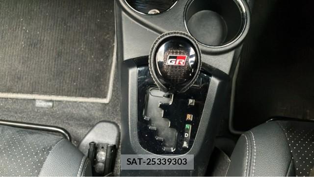 Toyota AQUA 2019-05 8874383-14