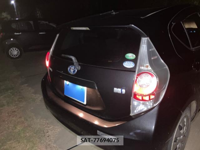 Toyota AQUA 2014-02 8874686-12