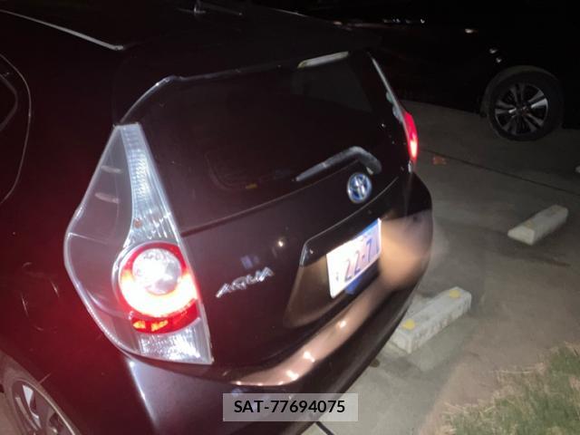Toyota AQUA 2014-02 8874686-4