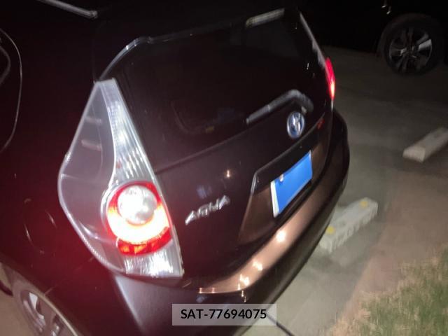 Toyota AQUA 2014-02 8874686-5