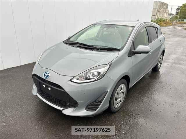 Toyota AQUA 2021-04 8874863-4