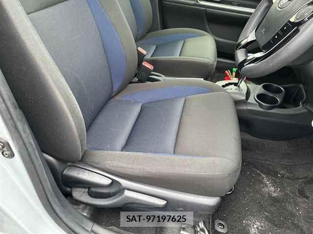 Toyota AQUA 2021-04 8874863-5