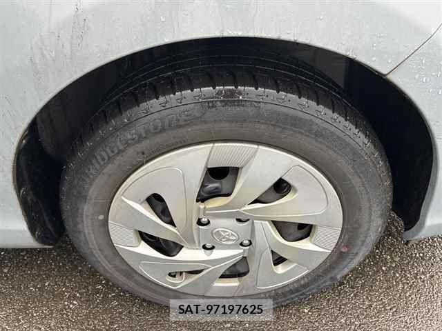 Toyota AQUA 2021-04 8874863-7
