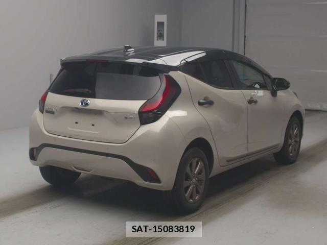 Toyota AQUA 2024-08 8874898-1