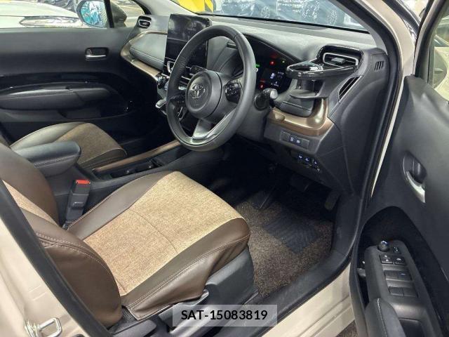 Toyota AQUA 2024-08 8874898-3