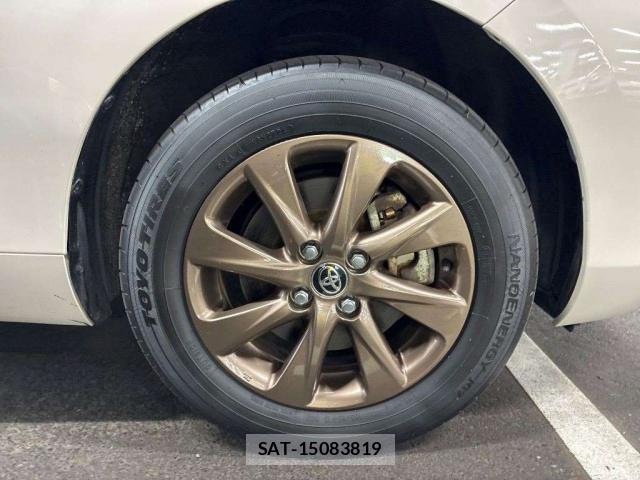 Toyota AQUA 2024-08 8874898-7