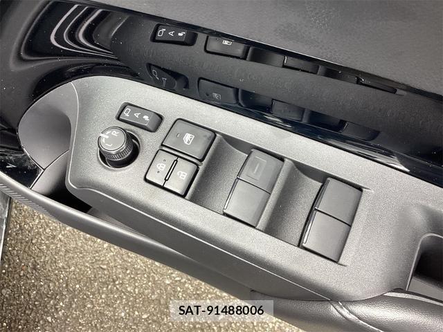 Toyota AQUA 2025-04 8874968-10