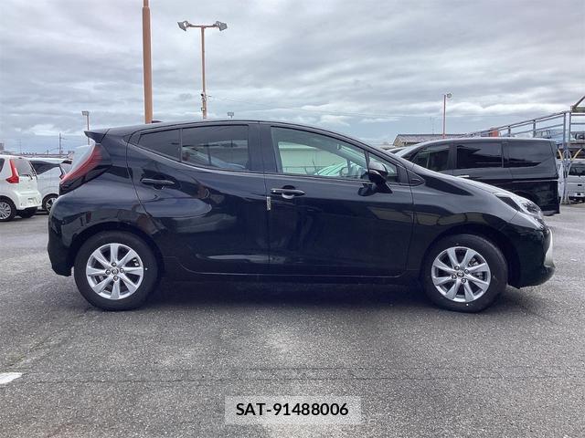 Toyota AQUA 2025-04 8874968-13