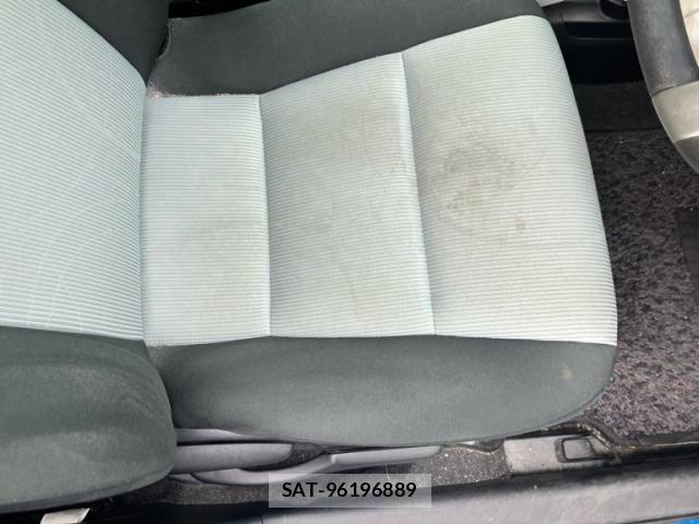 Toyota AQUA 2014-08 8874981-11