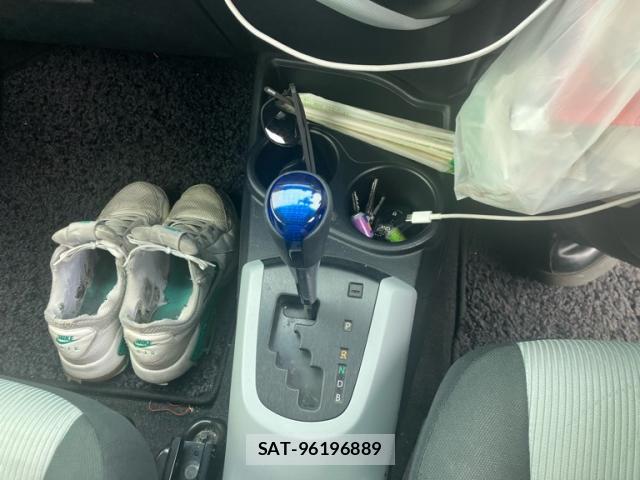 Toyota AQUA 2014-08 8874981-14