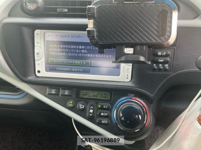 Toyota AQUA 2014-08 8874981-15