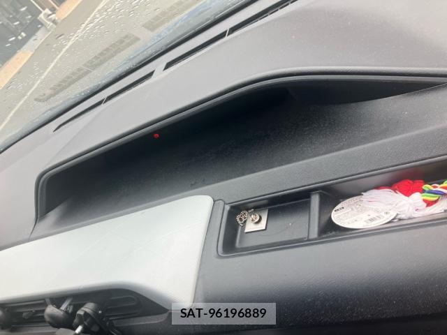 Toyota AQUA 2014-08 8874981-16
