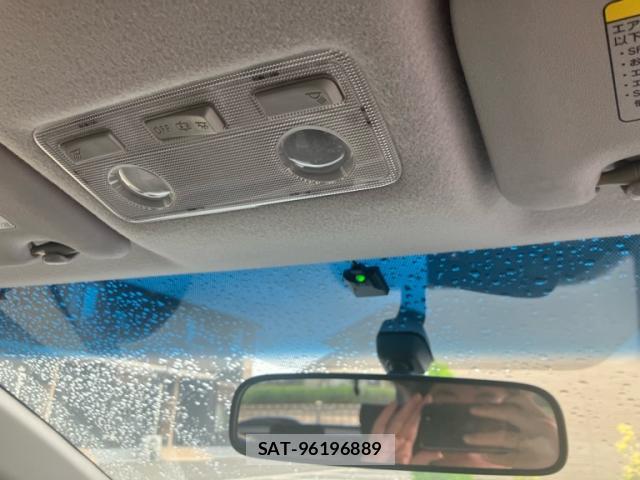 Toyota AQUA 2014-08 8874981-17