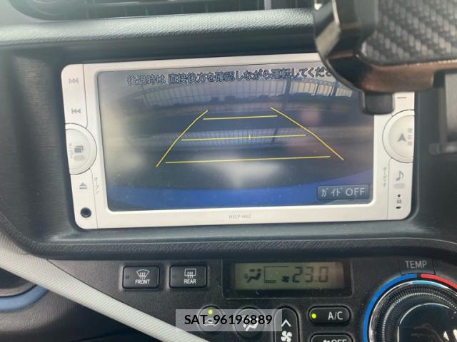 Toyota AQUA 2014-08 8874981-19