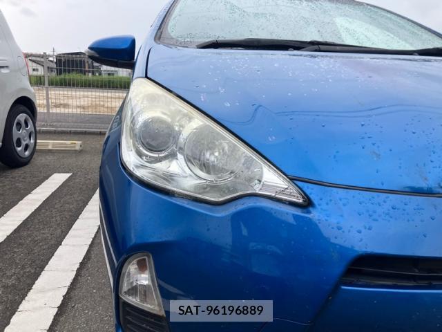 Toyota AQUA 2014-08 8874981-2