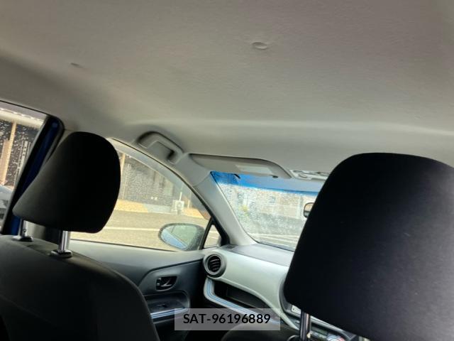 Toyota AQUA 2014-08 8874981-4