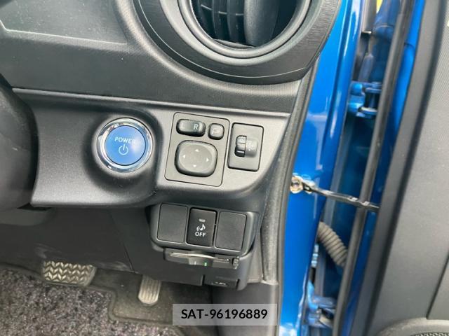 Toyota AQUA 2014-08 8874981-9