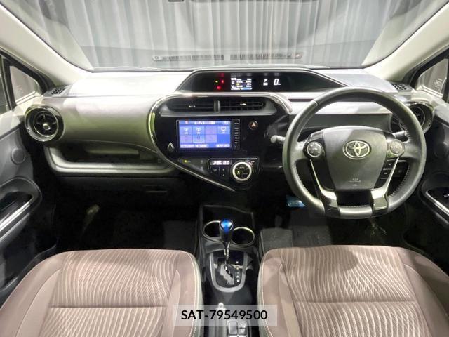 Toyota AQUA 2018-05 8875005-1