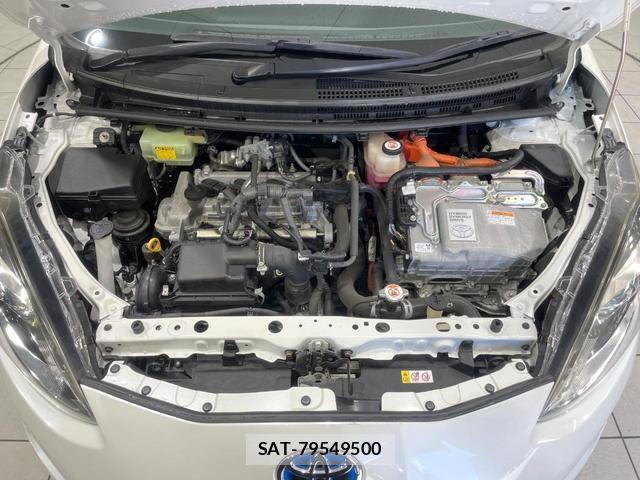 Toyota AQUA 2018-05 8875005-17