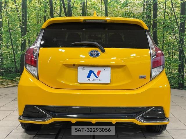 Toyota AQUA 2015-10 8875060-14