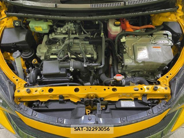 Toyota AQUA 2015-10 8875060-17