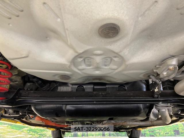 Toyota AQUA 2015-10 8875060-18
