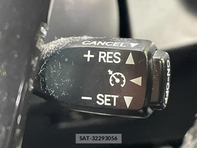 Toyota AQUA 2015-10 8875060-5