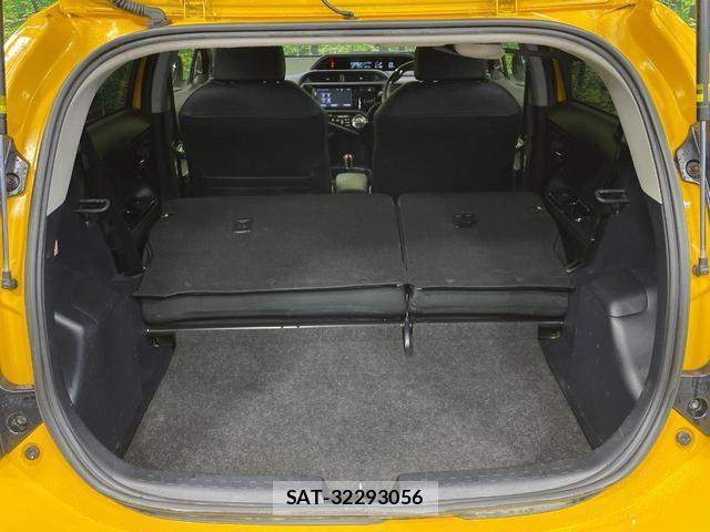Toyota AQUA 2015-10 8875060-9
