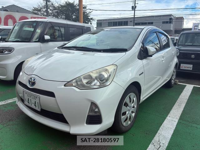 Toyota AQUA 2013-11 8875084-0