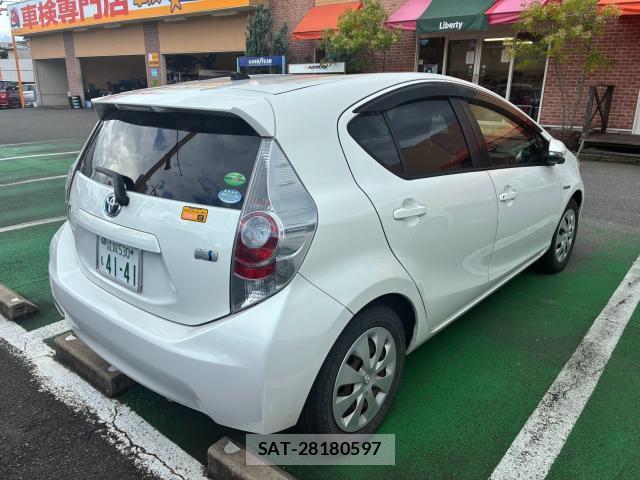 Toyota AQUA 2013-11 8875084-1