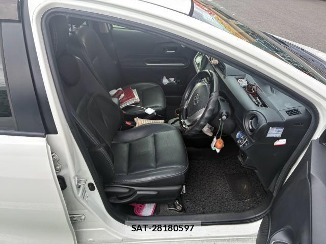 Toyota AQUA 2013-11 8875084-10