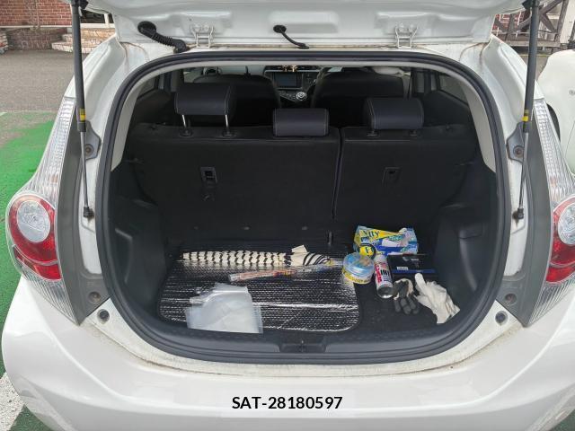Toyota AQUA 2013-11 8875084-13