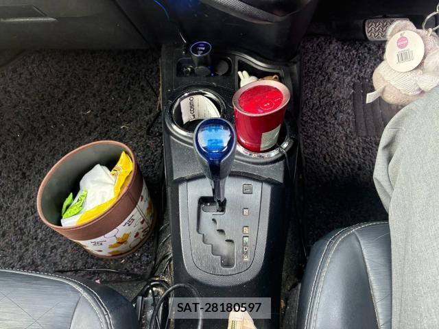 Toyota AQUA 2013-11 8875084-14