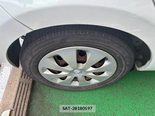 Toyota AQUA 2013-11 8875084-17