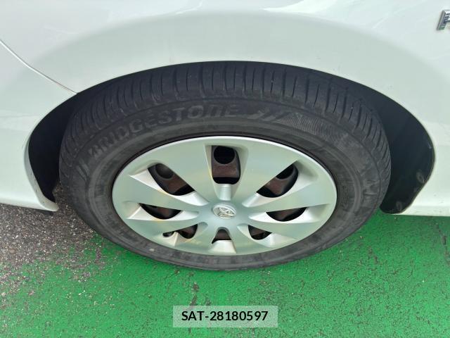 Toyota AQUA 2013-11 8875084-8