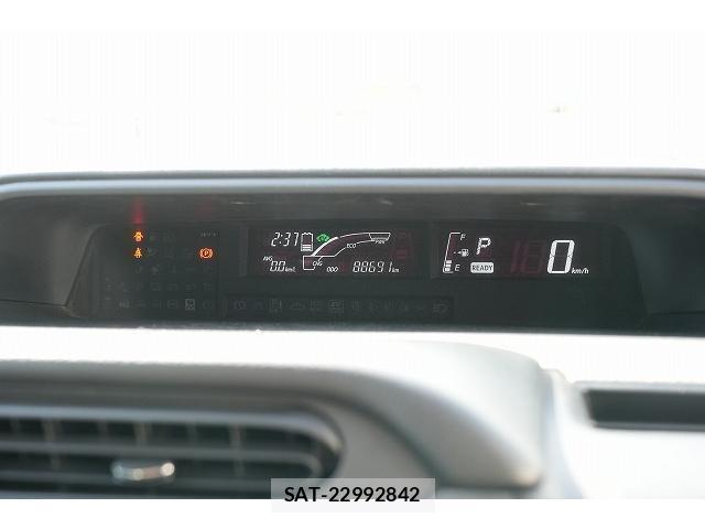 Toyota AQUA 2016-10 8875355-11