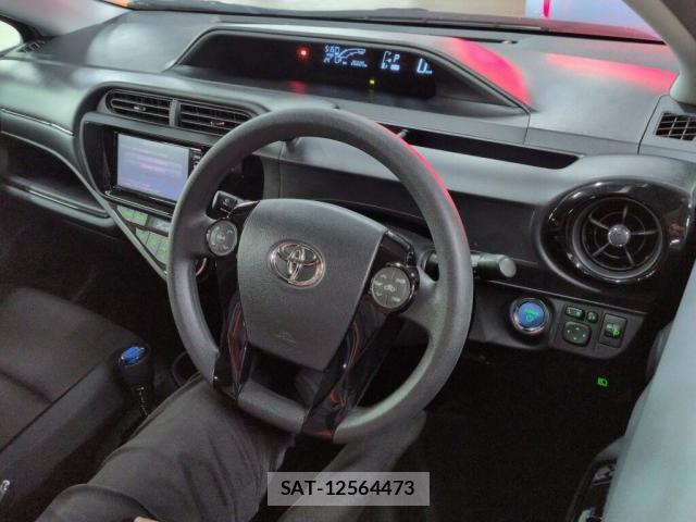 Toyota AQUA 2016-09 8875374-2