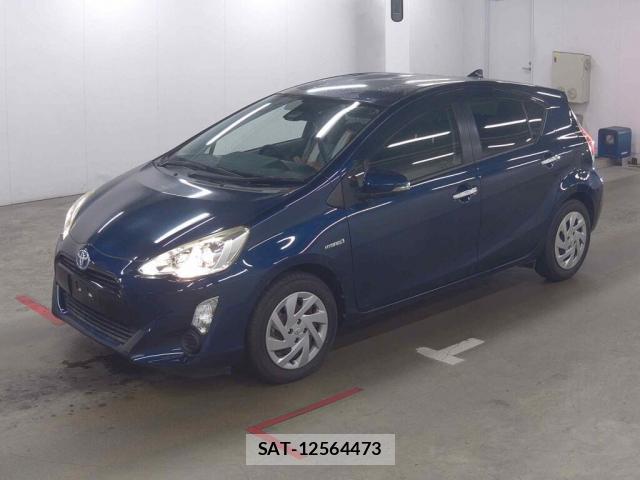 Toyota AQUA 2016-09 8875374-3