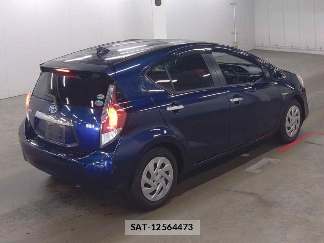 Toyota AQUA 2016-09 8875374-4
