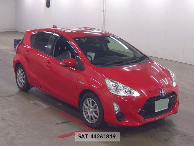Toyota AQUA 2016-02 8875376-0