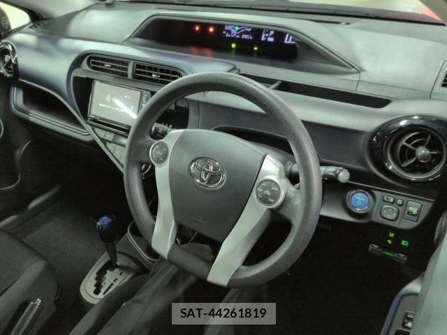 Toyota AQUA 2016-02 8875376-2